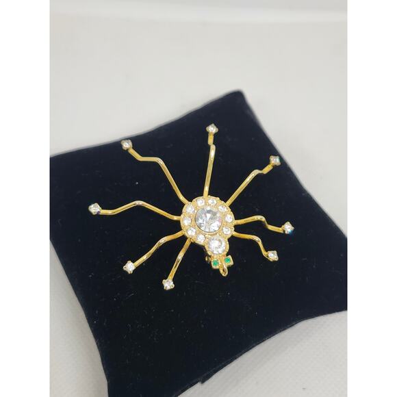 VINTAGE GOLD TONE AND WHITE RHINESTONES 3D SPIDER BROOCH PIN 80S HALLOWEEN - Picture 2 of 8